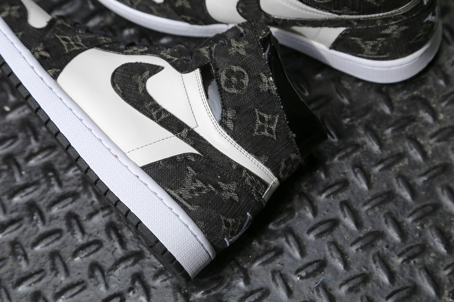 Off-Louis Air Jordan 1 – Ceeze